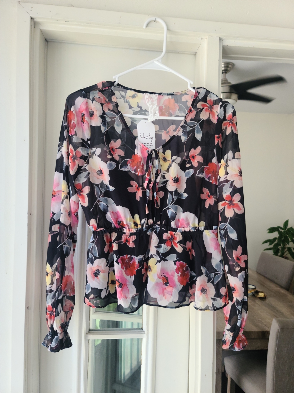 Sadie & Sage Black Floral Tie-Front Peplum Blouse